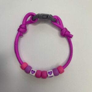 Collar cordon ajustable con detalles morado y fucsia