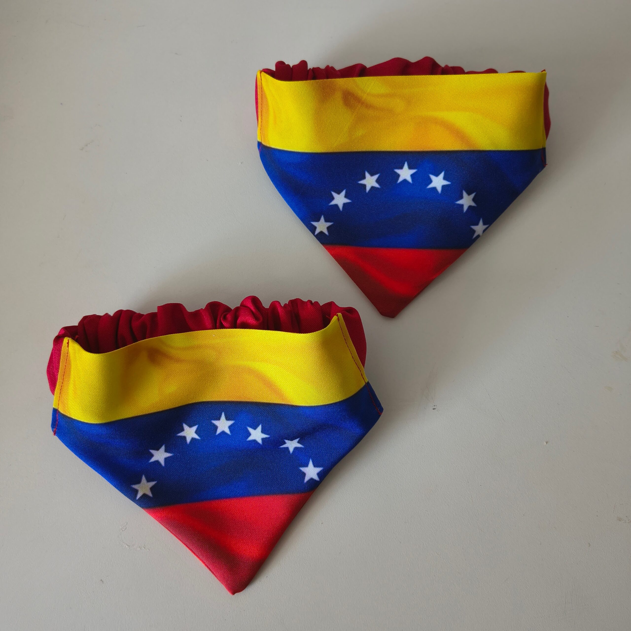 Bandanas personalizadas sin pompom con elastico para mascotas - Imagen 4