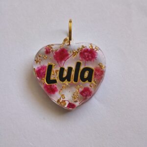 Placa Resina Corazón con flores secas